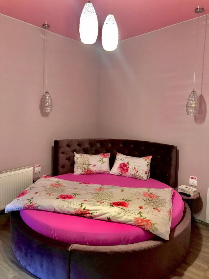 Sweet Pink By Miro Apartment Sinaia Esterno foto