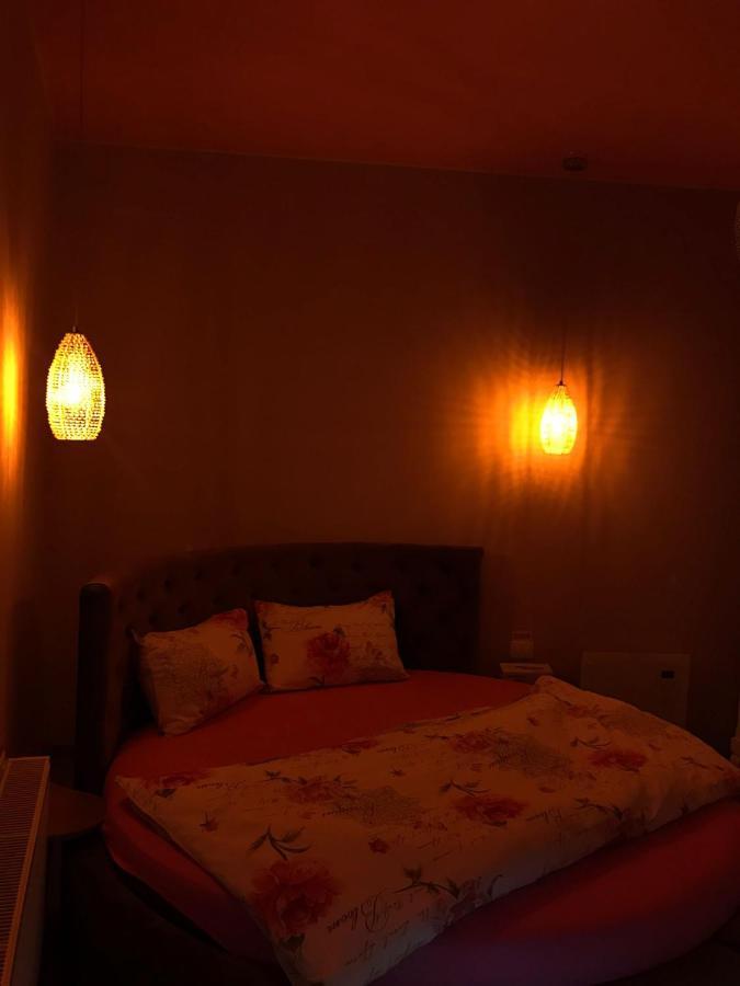 Sweet Pink By Miro Apartment Sinaia Esterno foto